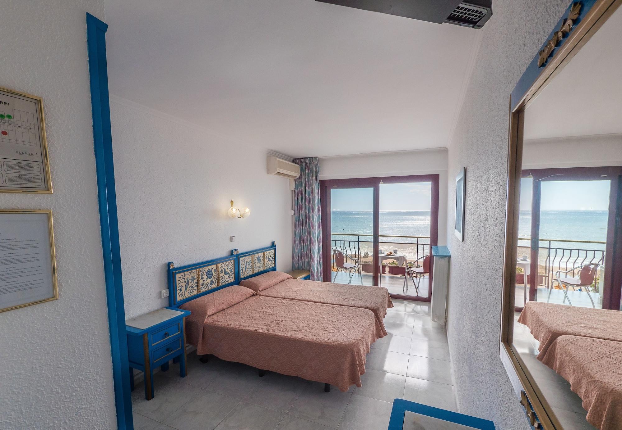 Checkin Garbí Hotel