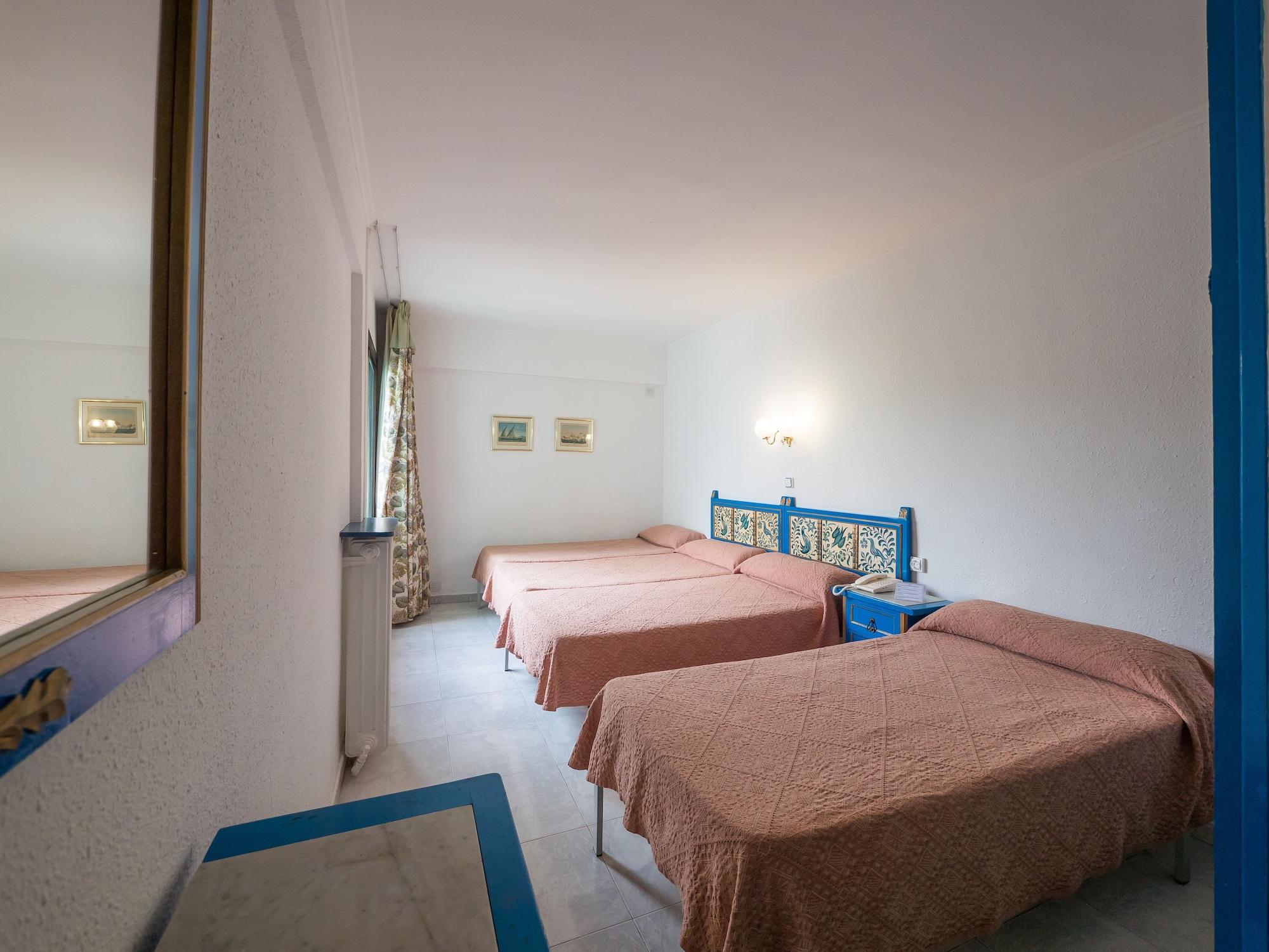 Hotel Checkin Garbí Calella