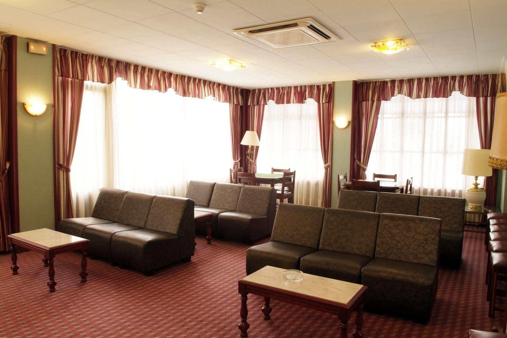 Checkin Garbí Hotel